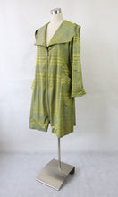 Lataa kuva Galleria-katseluun, Limenvihreä hupullinen pitkä välikausitakki XS