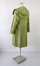 Lataa kuva Galleria-katseluun, Limenvihreä hupullinen pitkä välikausitakki XS