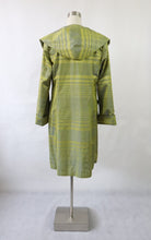Lataa kuva Galleria-katseluun, Limenvihreä hupullinen pitkä välikausitakki XS