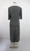 Lataa kuva Galleria-katseluun, Mustavalkoinen pallokuvioinen hame ja pusero C38