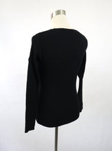 Lataa kuva Galleria-katseluun, Musta kietaisumallinen puuvillaneule M