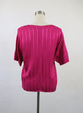 Lataa kuva Galleria-katseluun, Fuksianpunainen lyhythihainen satiinipusero 34