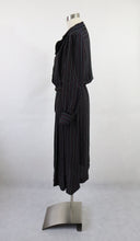 Lataa kuva Galleria-katseluun, Tummansininen raidallinen paitamekko 42