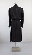 Lataa kuva Galleria-katseluun, Tummansininen raidallinen paitamekko 42