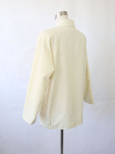 Lataa kuva Galleria-katseluun, Luonnonvalkoinen oversize takki 36