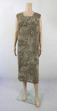 Lataa kuva Galleria-katseluun, Carolin Muoti-Hovi leopardikuosinen pitkä sifonkimekko 44