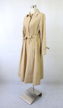 Lataa kuva Galleria-katseluun, Beige pitkä trenssitakki 42
