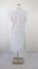 Lataa kuva Galleria-katseluun, Mustavalkoinen pilkullinen hame ja pusero C40