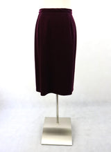 Lataa kuva Galleria-katseluun, Luumunpunainen samettinen jakkupuku C38