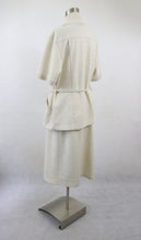 Lataa kuva Galleria-katseluun, Beige jakkupuku D46