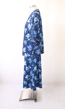 Lataa kuva Galleria-katseluun, Sinisävyinen kukkakuvioinen hame ja pusero 40