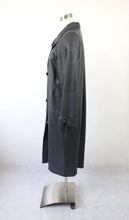 Lataa kuva Galleria-katseluun, Harmaa pitkä nahkatakki