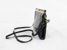 Lataa kuva Galleria-katseluun, Musta olkalaukku kullanvärisin somistein