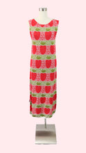 Lataa kuva Galleria-katseluun, Kaino made in Finland mansikkakuvioinen neulemekko 100% luomupuuvillaa M