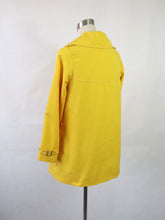 Lataa kuva Galleria-katseluun, Keltainen trenssitakki