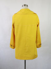 Lataa kuva Galleria-katseluun, Keltainen trenssitakki