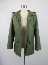 Lataa kuva Galleria-katseluun, Vihreä teddyvuorinen maiharitakki