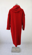 Lataa kuva Galleria-katseluun, Punainen hupullinen villakangastakki C34