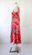 Lataa kuva Galleria-katseluun, Punainen kuviollinen hihaton pitkä mekko 34