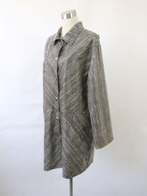 Lataa kuva Galleria-katseluun, Mustavalkoraidallinen sadetakki XL