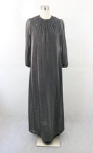 Lataa kuva Galleria-katseluun, Modelia made in Finland hopeanvärinen lurex vintage maksimekko 38