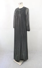 Lataa kuva Galleria-katseluun, Hopeanhohtoinen lurex vintage maksimekko 38