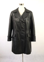 Lataa kuva Galleria-katseluun, Musta 70-luvun vintage nahkatakki irrotettavalla toppavuorilla 42