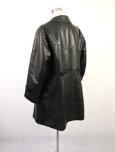 Lataa kuva Galleria-katseluun, Musta vuoritettu nahkatakki 42
