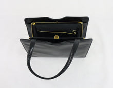 Lataa kuva Galleria-katseluun, Musta tilava käsilaukku
