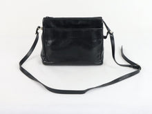Lataa kuva Galleria-katseluun, Okay's musta monilokeroinen nahkainen olkalaukku