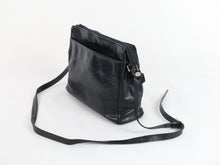 Lataa kuva Galleria-katseluun, Musta monilokeroinen olkalaukku