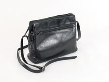 Lataa kuva Galleria-katseluun, Musta monilokeroinen olkalaukku