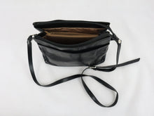 Lataa kuva Galleria-katseluun, Musta monilokeroinen olkalaukku