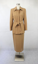 Lataa kuva Galleria-katseluun, Ril's beige villasekoitekankainen jakkupuku 36-38