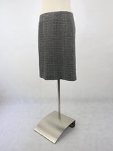 Lataa kuva Galleria-katseluun, Tummanharmaa kuviopintainen kapea hame 40