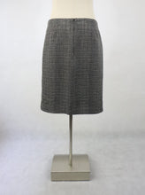 Lataa kuva Galleria-katseluun, Tummanharmaa kuviopintainen kapea hame 40