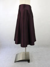 Lataa kuva Galleria-katseluun, Luumunpunainen silkkihame 40