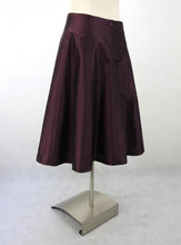 Lataa kuva Galleria-katseluun, Luumunpunainen silkkihame 40