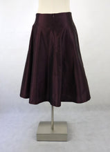 Lataa kuva Galleria-katseluun, Luumunpunainen silkkihame 40