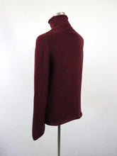 Lataa kuva Galleria-katseluun, Viininpunainen poolokauluksinen puuvillaneule S