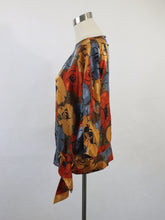 Lataa kuva Galleria-katseluun, Värikäs kuviollinen satiinipusero 36