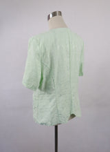 Lataa kuva Galleria-katseluun, Vaaleanvihreä kuviopintainen paitajakku L
