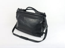 Lataa kuva Galleria-katseluun, Musta tilava nahkainen salkku
