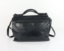 Lataa kuva Galleria-katseluun, Musta tilava nahkainen salkku