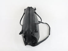 Lataa kuva Galleria-katseluun, Musta tilava nahkainen salkku