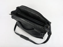 Lataa kuva Galleria-katseluun, Musta tilava nahkainen salkku
