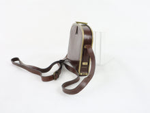 Lataa kuva Galleria-katseluun, Ruskea metallikehyksinen olkalaukku