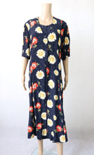 Lataa kuva Galleria-katseluun, Kukkakuvioinen maksimekko 44