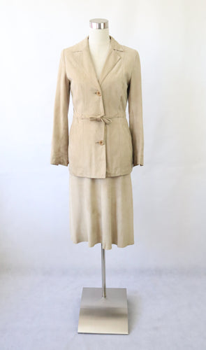Aaltonen Vakuusasu Tampere Finland kotimainen vintage beige mokkanahkainen takki ja hame 38