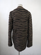 Lataa kuva Galleria-katseluun, Ruskea raidallinen neulostakki S
